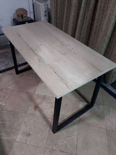 computer table brandnew 4x2x2.5