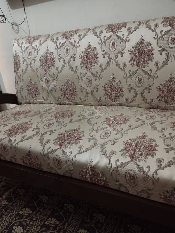5 seter sofa set  made with shesham wood 2
