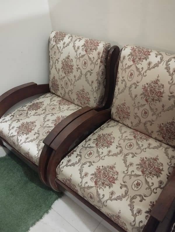 5 seter sofa set  made with shesham wood 5