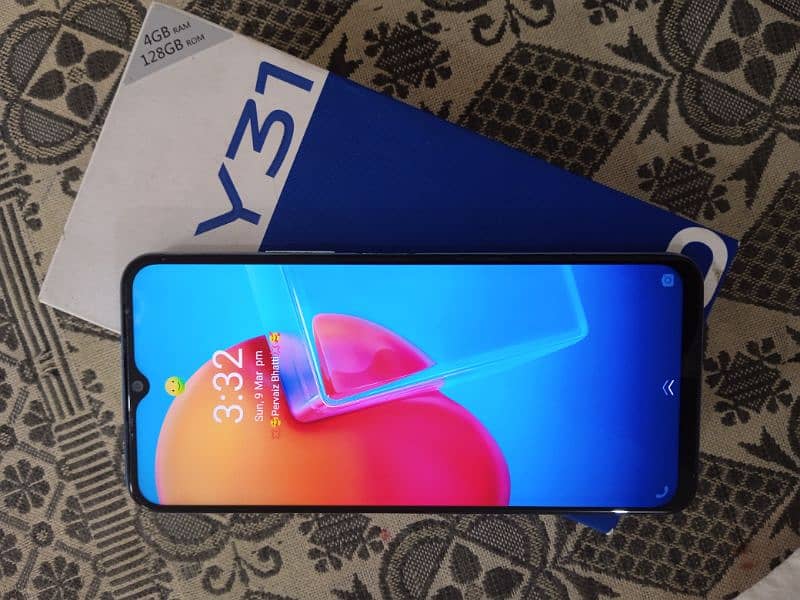 vivo y31 4Gb 128Gb box available with normal price 4
