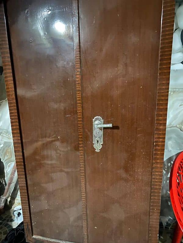 iron cupboard 0