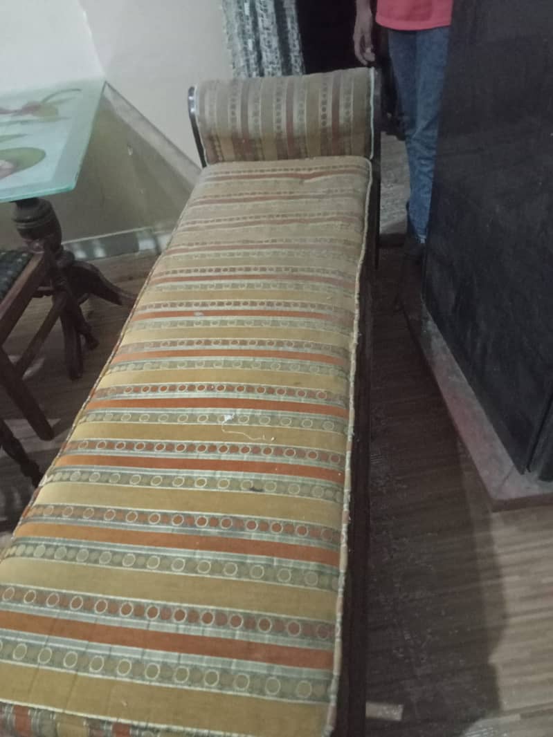 Sofa (sethi) 0