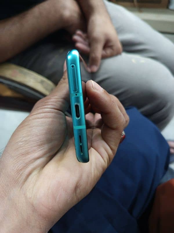 one plus 8. good condition 10/10 (0.3. 4.7. 4.6. 4.1. 6.1. 0) 6