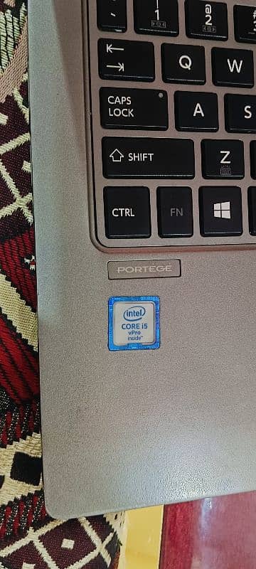 Toshiba Portégé Touch Screen i5-6200U Core i5 8 GB  Professional 0