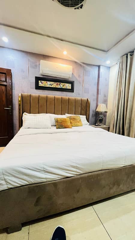 One Bedroom Vip apartment available on daily basis in bahria town LHR 0