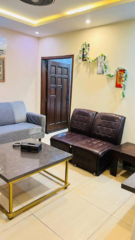 One Bedroom Vip apartment available on daily basis in bahria town LHR 8