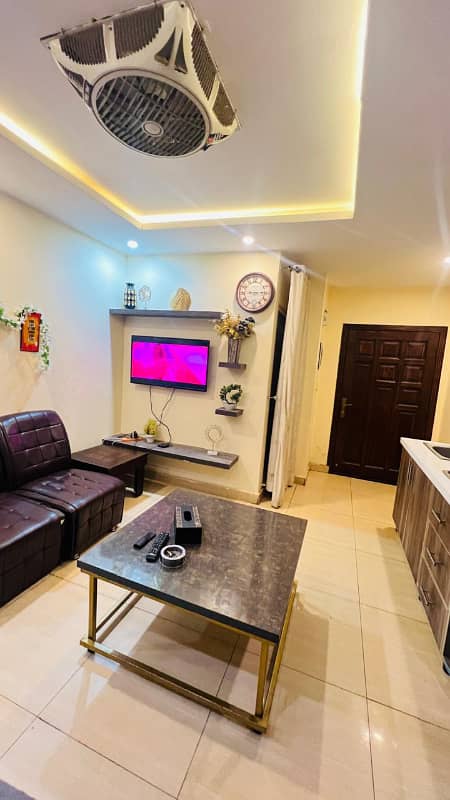 One Bedroom Vip apartment available on daily basis in bahria town LHR 11