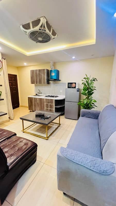 One Bedroom Vip apartment available on daily basis in bahria town LHR 17