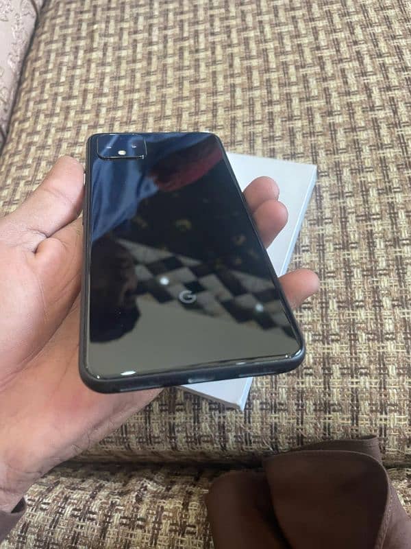Google pixel 4xl (with box and charger) 2