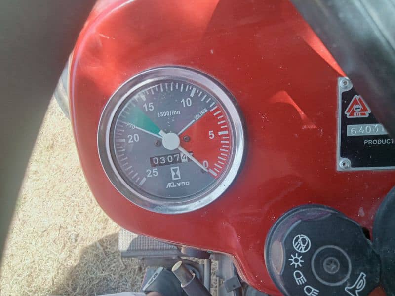 بالکل نیا  ٹریکٹر MF 260 برائے فروخت ہے 6