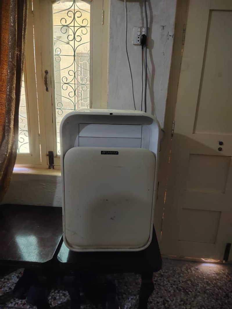 Portable AC, price negotiable 1