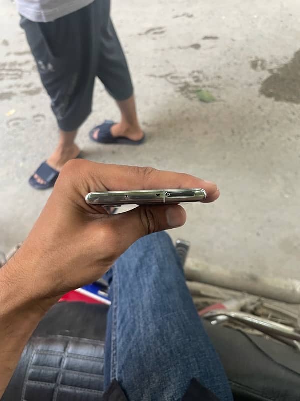 Samsung note 10 5G (12,256) 6