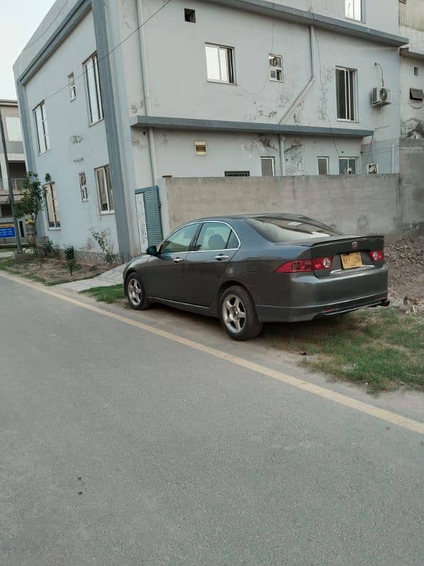 Honda Accord 2004 4