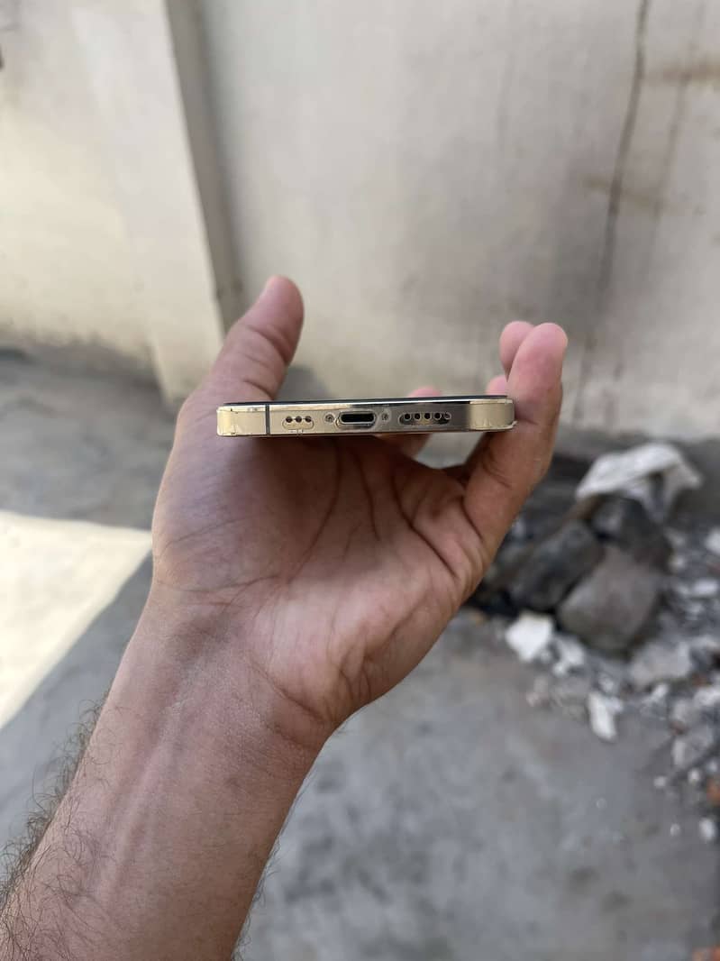 Apple iPhone 12 Pro 2