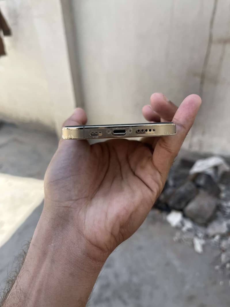 Apple iPhone 12 Pro 8