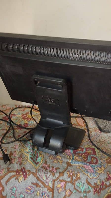 HP 24 inches LED 12