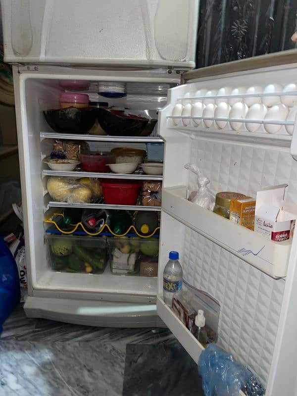 Dawlance Medium Size Fridge 5