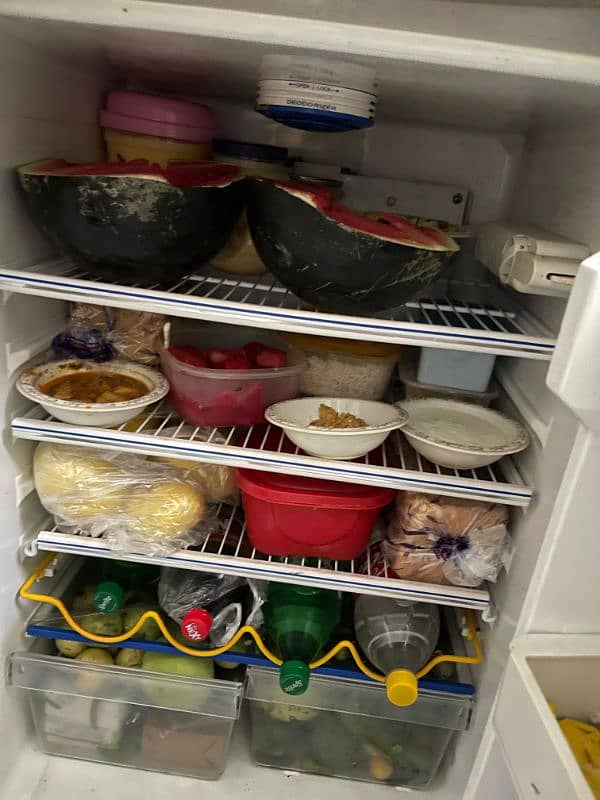 Dawlance Medium Size Fridge 6