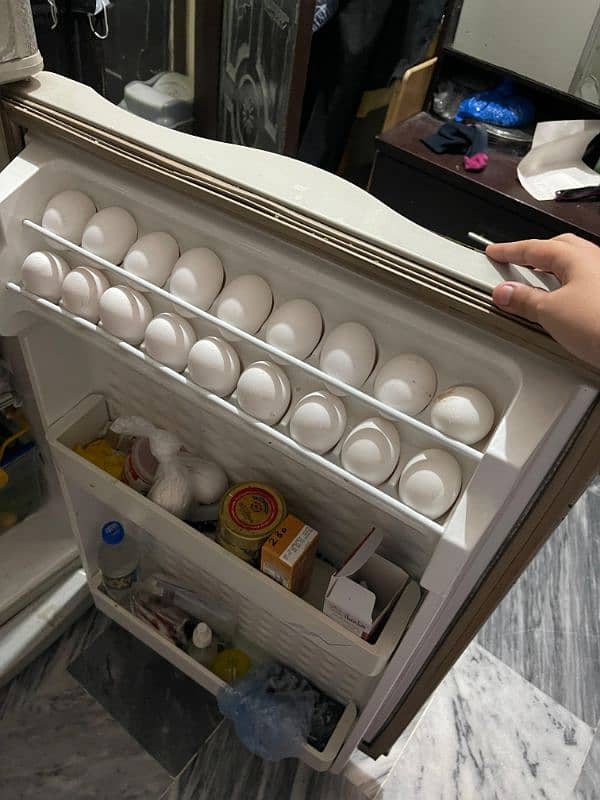 Dawlance Medium Size Fridge 7