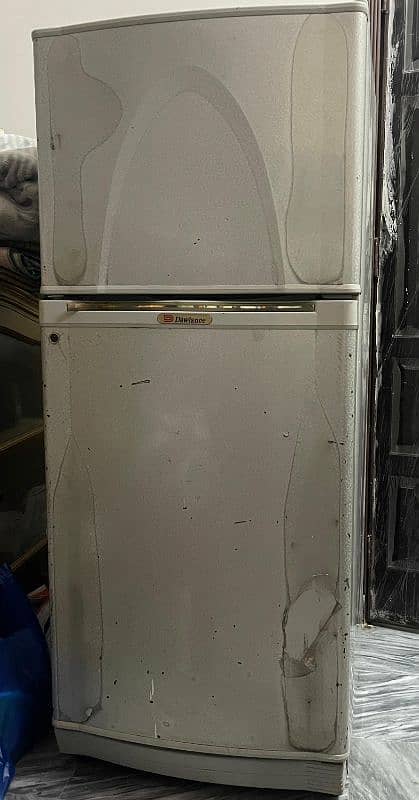 Dawlance Medium Size Fridge 9