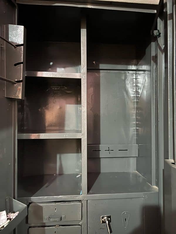 wardrobe 3