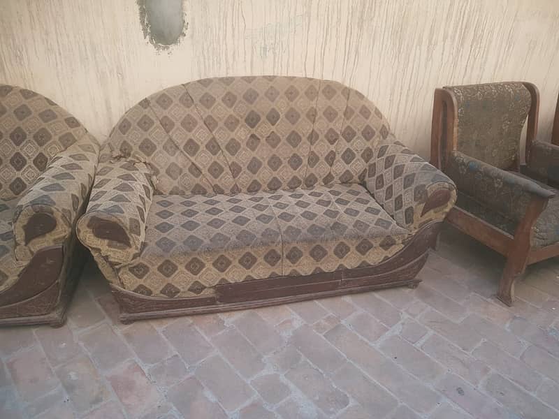 used sofas and chairs for sell 0