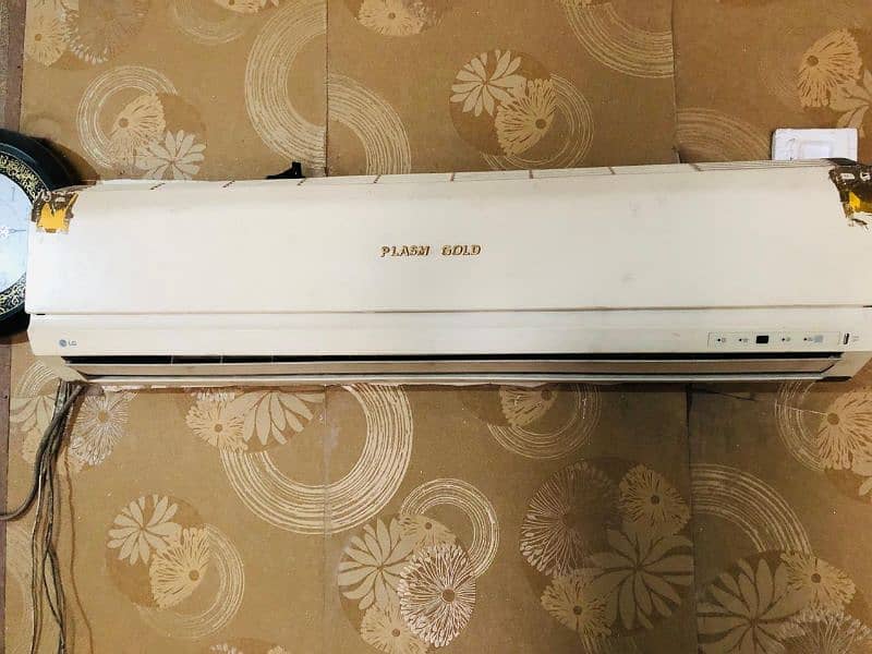 1.5 ton AC good condition 1