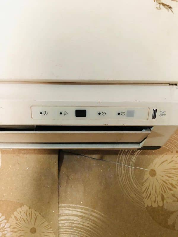 1.5 ton AC good condition 2