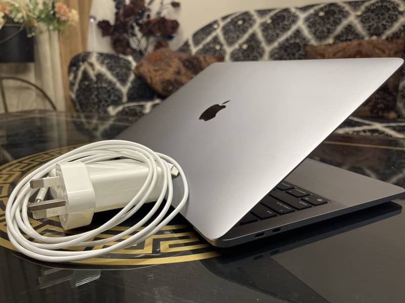 Apple Macbook ProM1 2020,13.3'',8Core CPU,8Core GPU,16GB Ram,512GB SS 0