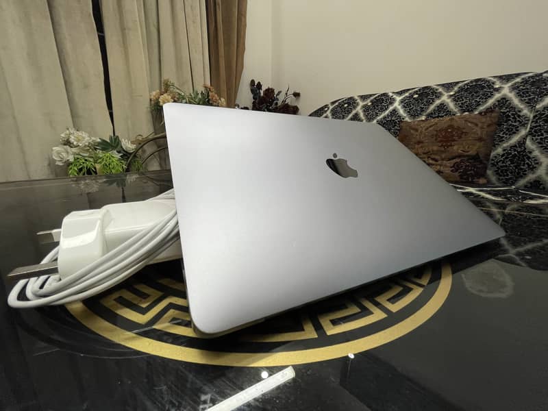 Apple Macbook ProM1 2020,13.3'',8Core CPU,8Core GPU,16GB Ram,512GB SS 3