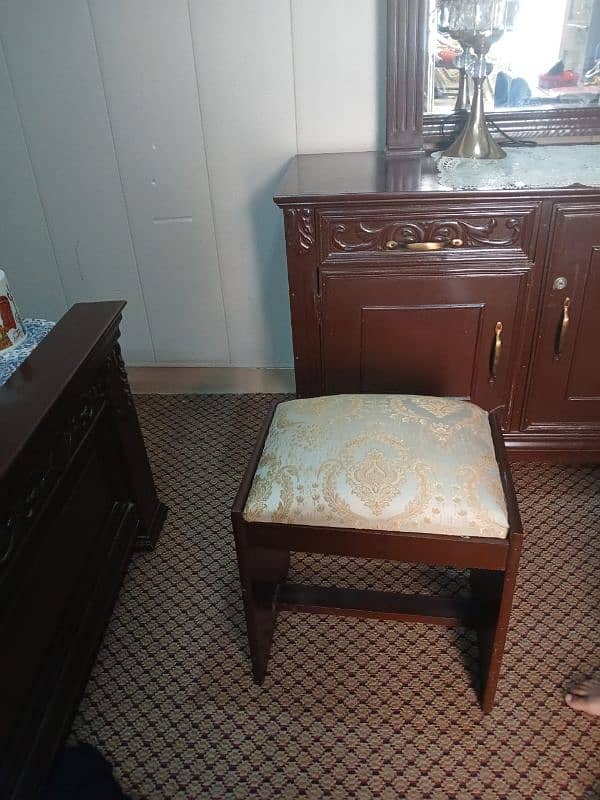 Dressing table 3