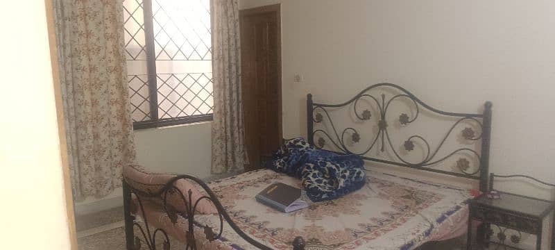 single and sharing rooms available-females only 2