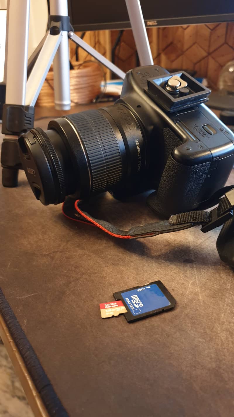 Canon 1300D in a very excellent condition 10/10 bought it from dubai 0