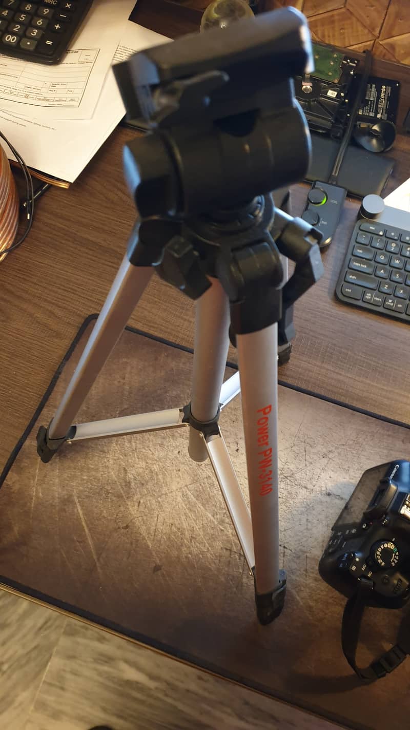 Canon 1300D in a very excellent condition 10/10 bought it from dubai 5