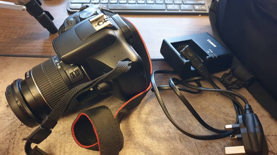 Canon 1300D in a very excellent condition 10/10 bought it from dubai 8