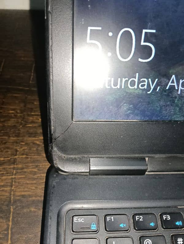 Dell Latitude e5550 4