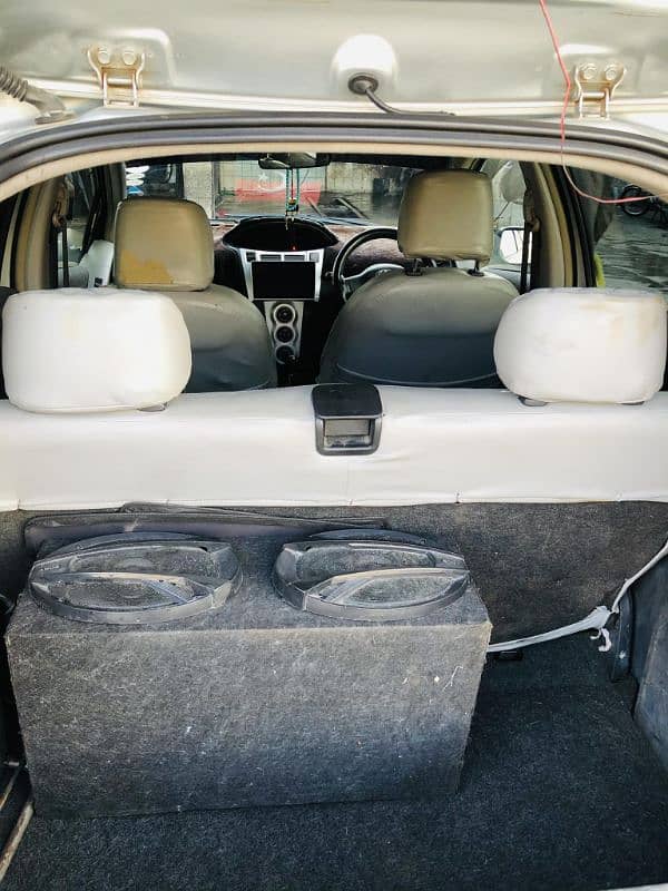 Toyota Vitz 2010 4