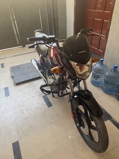 Honda CB 125F 2023