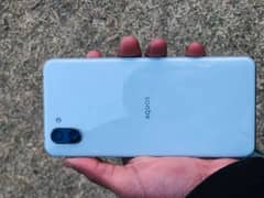 AQUOS SHARP R3