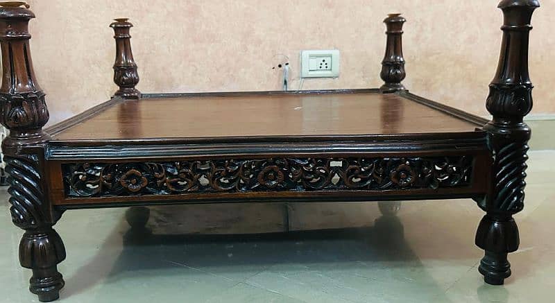 Chinoti Style Center Table with Glass Top 0