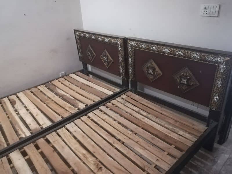 2 single bed in best condition 0