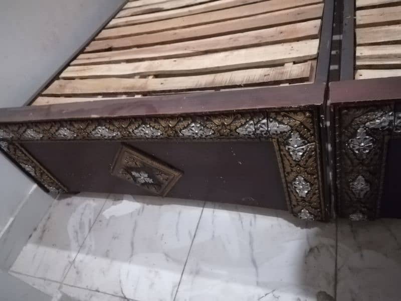 2 single bed in best condition 5