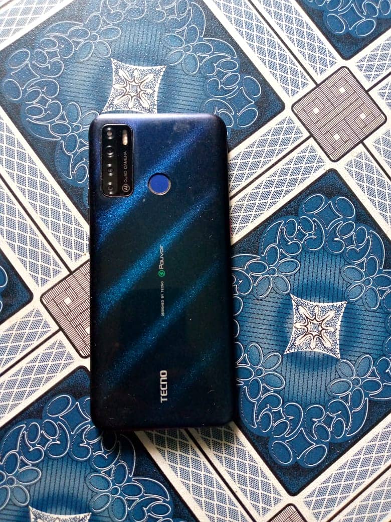 Tecno Pouvoir 4 0