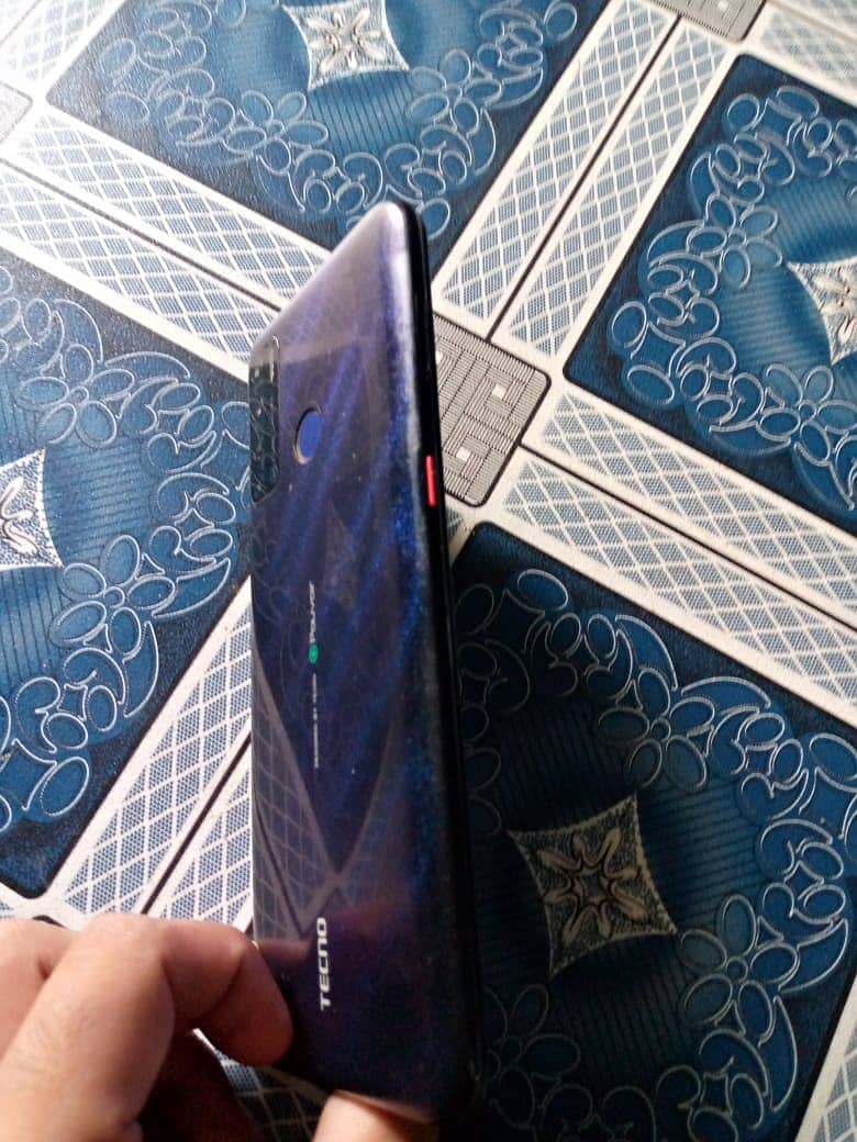 Tecno Pouvoir 4 2