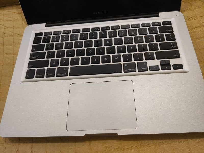 Apple MacBook pro 1