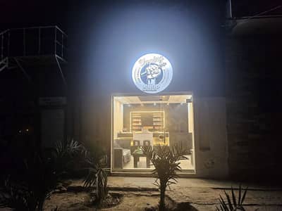 vape shop - shopkeeper