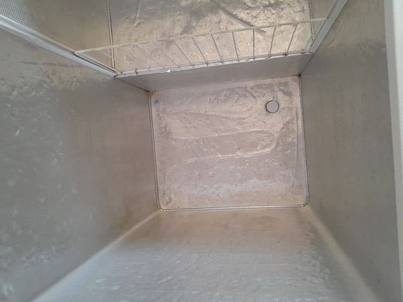 Dawlance chest defrezar Df300es urgently for sale . 4
