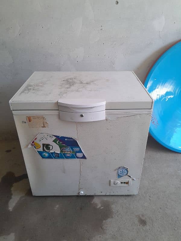 Dawlance chest defrezar Df300es urgently for sale . 5
