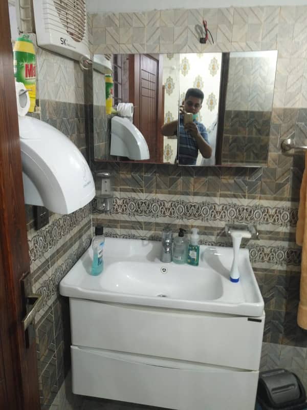5 MARLA SLIGHTLY USED UPPER PORTION IS AVAILABLE FOR RENT ON TOP LOCATION OF WAPDA TOWN PHASE1 15