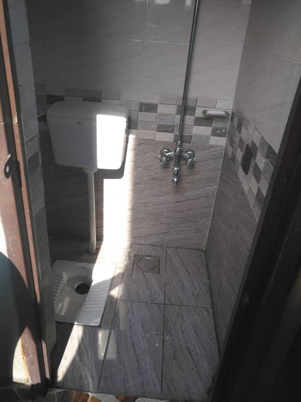 5 MARLA SLIGHTLY USED UPPER PORTION IS AVAILABLE FOR RENT ON TOP LOCATION OF WAPDA TOWN PHASE1 16